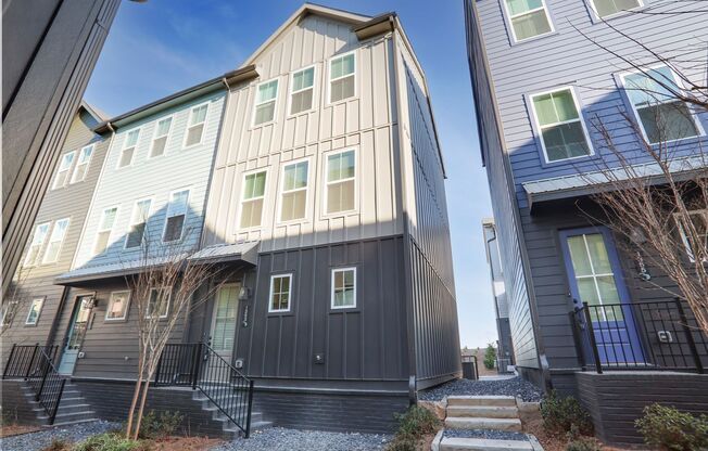 NEWLY BUILT TOWNHOMES
