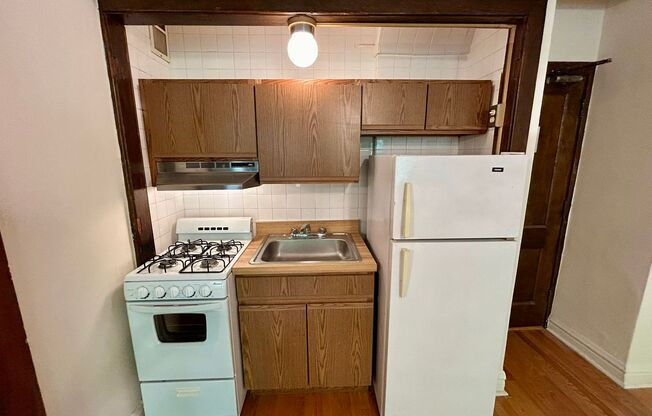 Studio, 1 bath, 320 sqft, $1,345, Unit 225-403