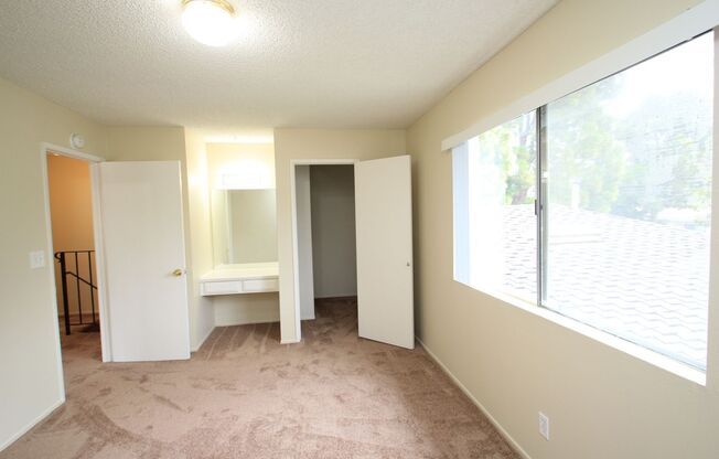 2 beds, 1 bath, 835 sqft, $2,300, Unit 2583