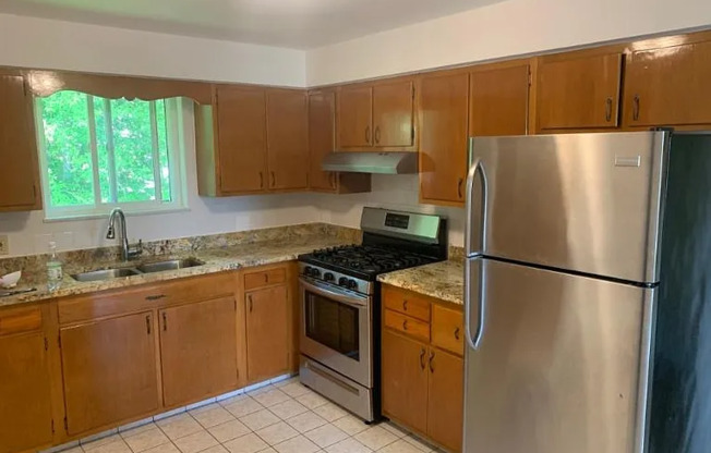 2 SMITHFIELD RD