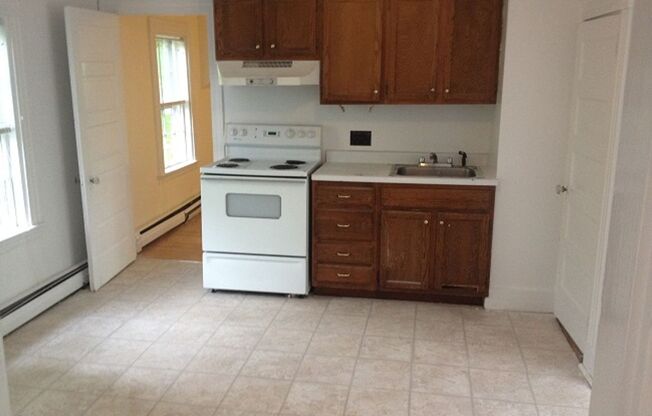 1 bed, 1 bath, $1,175, Unit 6