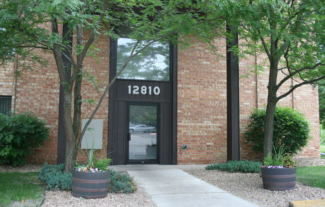 Mayfield Place Apts - 12800