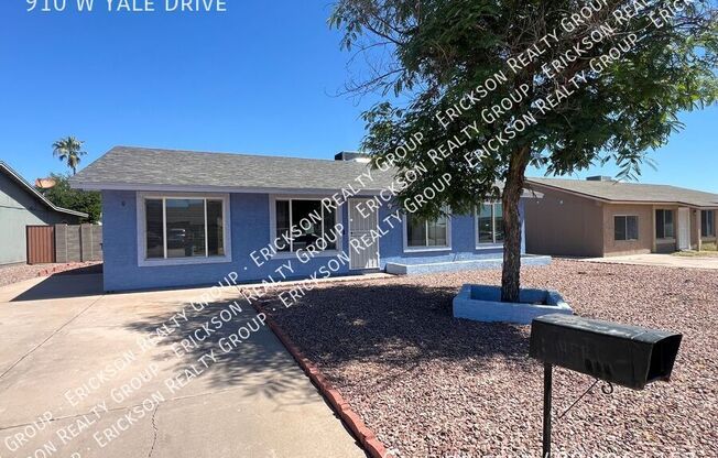 910 W YALE DR