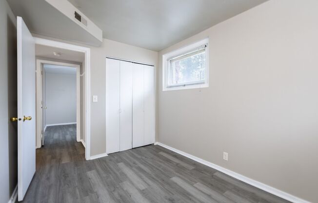 2 beds, 1 bath, 825 sqft, $959, Unit 3819 Jones St #101