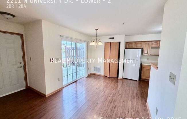 2211 N UNIVERSITY DR