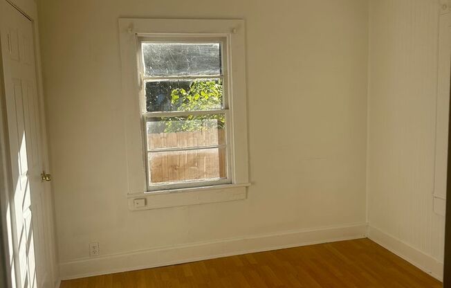 2 beds, 1 bath, $1,250