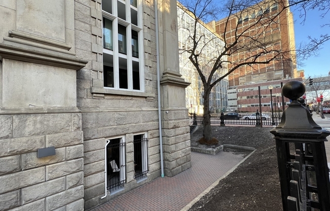 1 bed, 1.5 baths, 869 sqft, $3,750, Unit 401
