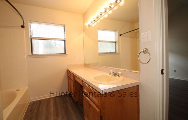 3 beds, 2 baths, $1,395