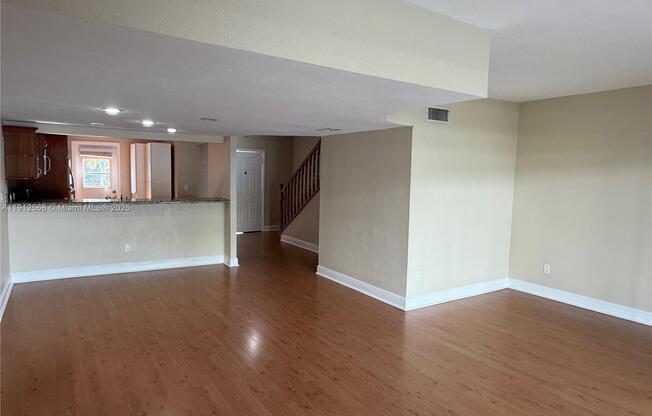 3745 NE 171st St Apt 32