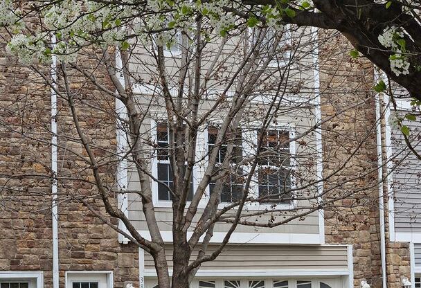 Stylish 3-Story Townhouse in Beautiful Waukee – Move-In Ready