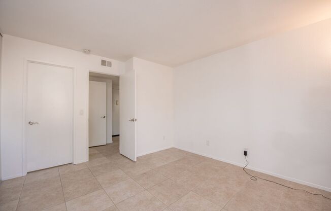 2 beds, 2 baths, $3,300, Unit # 902