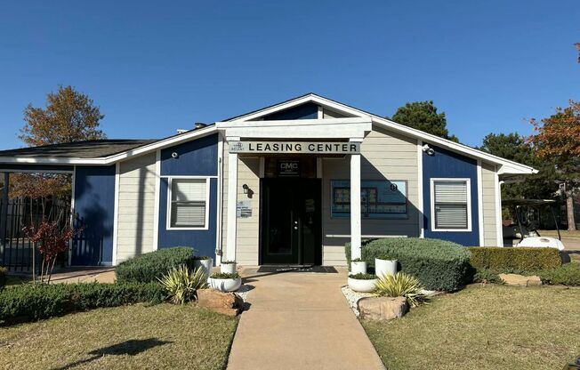 1 bed, 1 bath, 702 sqft, $985