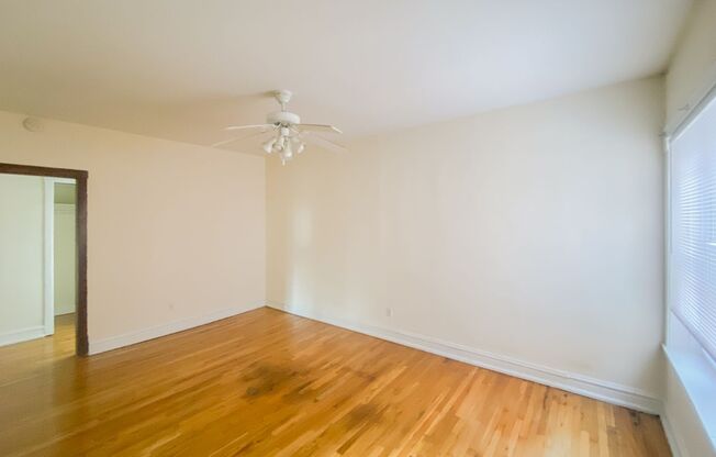 1 bed, 1 bath, 645 sqft, $1,850, Unit 3525.5-3S