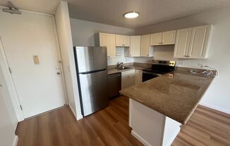 Chateau Waikiki: 1 bed/1 bath/1 parking
