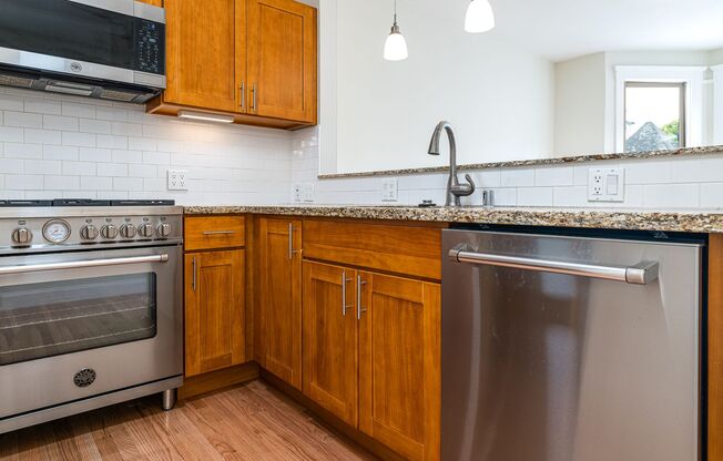 1 bed, 1 bath, $3,495