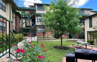 Studio, 1 bath, 393 sqft, $867, Unit 109