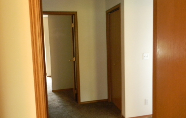 3 beds, 2 baths, $1,600