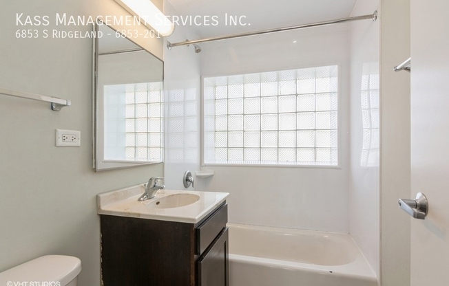 6853 S RIDGELAND
