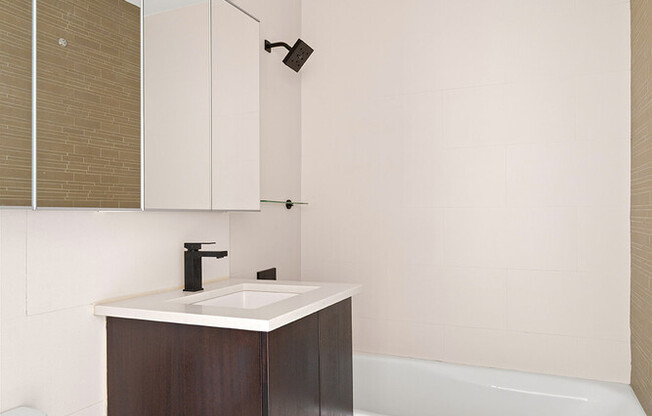 3 beds, 3 baths, $20,000, Unit 11BC