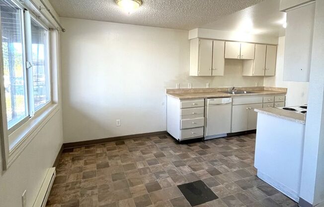 2 beds, 1 bath, $1,800, Unit #2