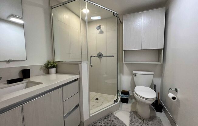 4 beds, 3 baths, 120 sqft, $1,600, Unit 109 - Signature - 2