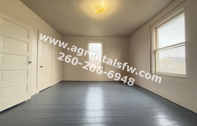 3 beds, 1.5 baths, 1,512 sqft, $1,100, Unit 2514 S Hanna St