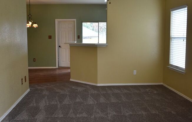 3 beds, 2 baths, $1,595