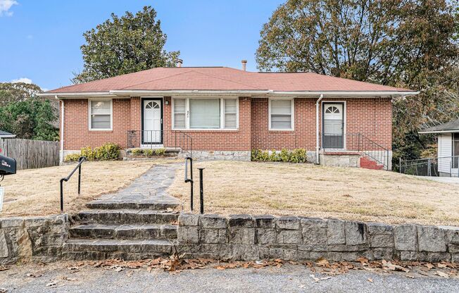 Newly Renovated 4BR/2BA in Forest Park!