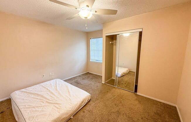 2 beds, 2 baths, $1,400, Unit Unit 924