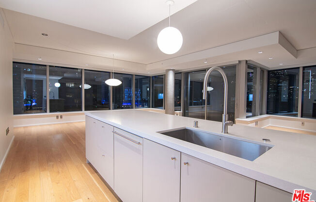 2 beds, 2.5 baths, 2,320 sqft, $6,700, Unit 1511