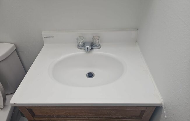2 beds, 1.5 baths, 830 sqft, $890, Unit 3630 W4