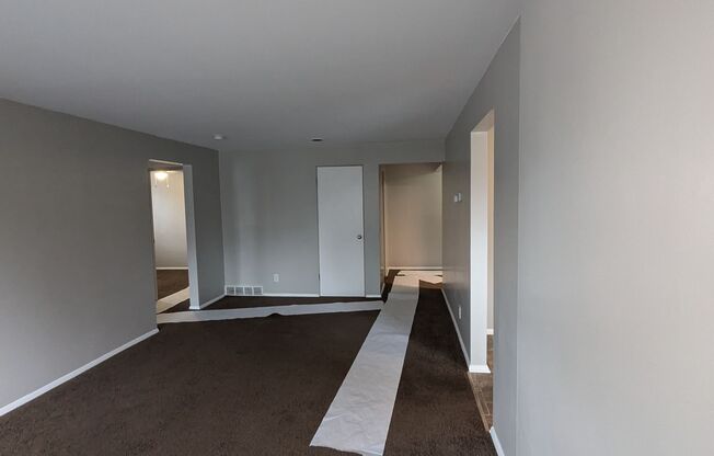 2 beds, 1 bath, 700 sqft, $850, Unit Unit 10