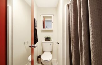 Studio, 1 bath, 186 sqft, $750, Unit 4