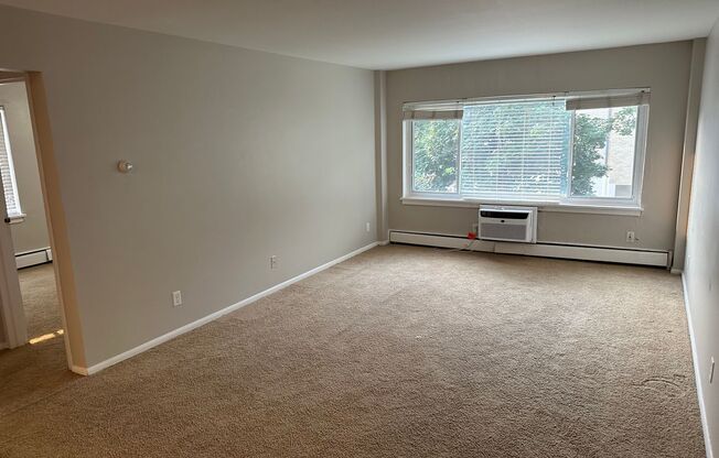 1 bed, 1 bath, 750 sqft, $1,195, Unit 209 (R)