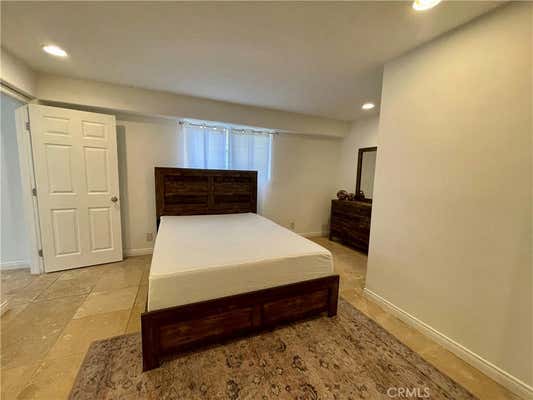 1 bed, 1 bath, 700 sqft, $3,000