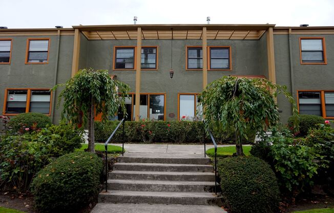 Modern Comfort in the Heart of Hosford Abernethy!