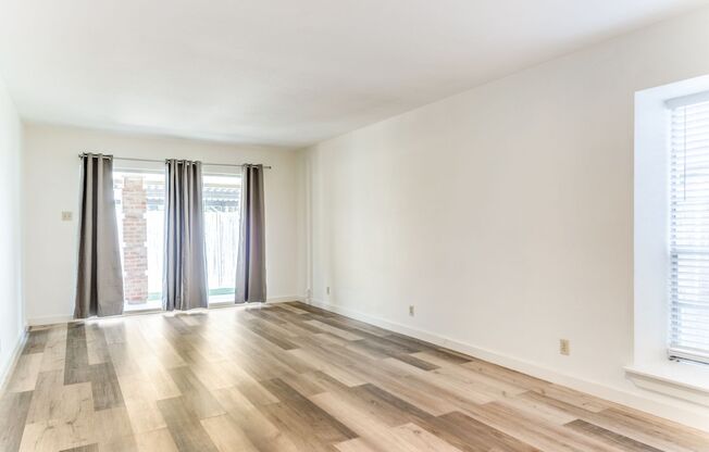 RENOVATED SINGLE-STORY ALAMO HEIGHTS CONDOMINIUM