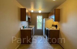 2 beds, 1 bath, $1,295