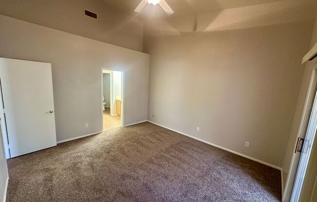 2 beds, 2 baths, $1,650, Unit UNIT 2011