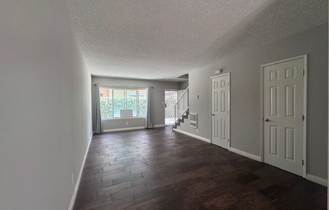 Alamitos Beach Apartment