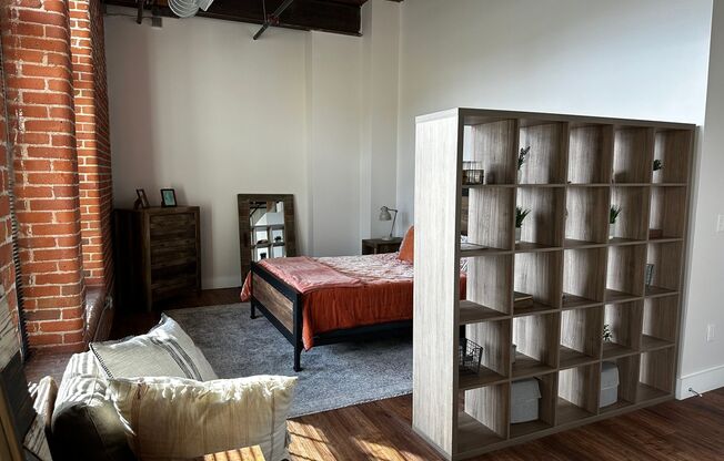 Studio, 1 bath, 1,142 sqft, $2,434, Unit 301