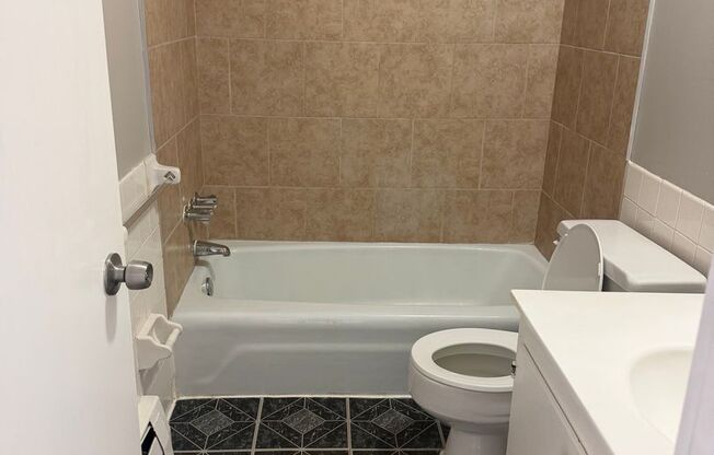 1 bed, 1 bath, $999, Unit 1061204