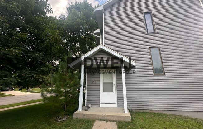 2 beds, 1.5 baths, $1,650