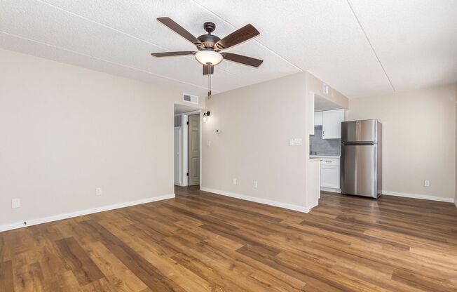 2 beds, 1 bath, 800 sqft, $1,599, Unit 22 U