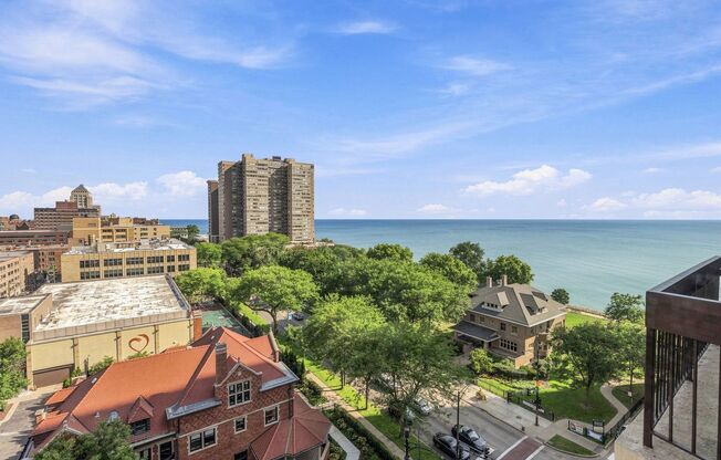 3 beds, 1.5 baths, $3,500, Unit 10C
