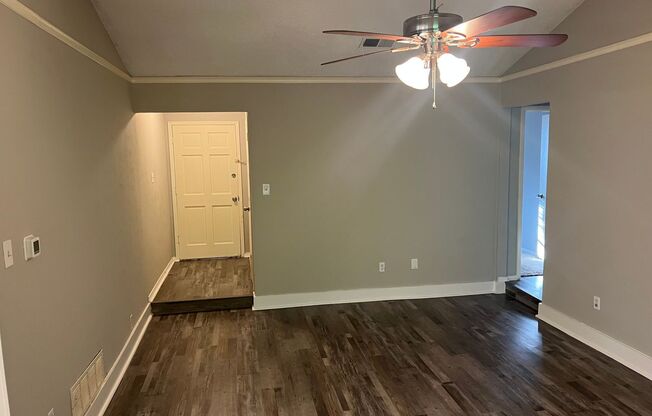 211 Turtle Creek Dr, Arlington TX 76010