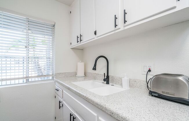 1 bed, 1 bath, 600 sqft, $2,450, Unit 5