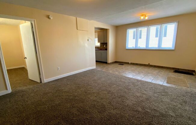 246 Quimby NE - Creston - Water and trash included