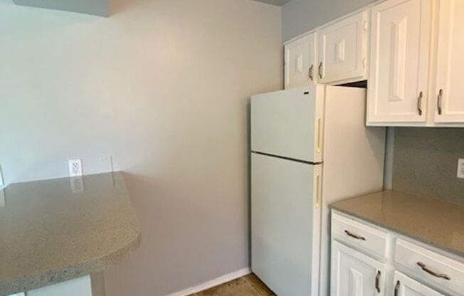 2 beds, 2 baths, $995