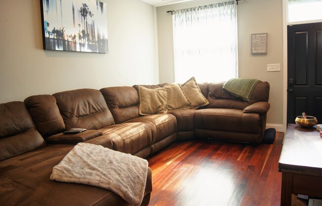 Charming 3 Bedroom/3 Bathroom Townhome in Canton, MD!